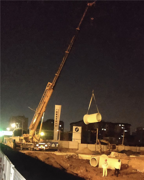 青神县“弯臂矫正”—— 吊车的 “形变补偿” 技术