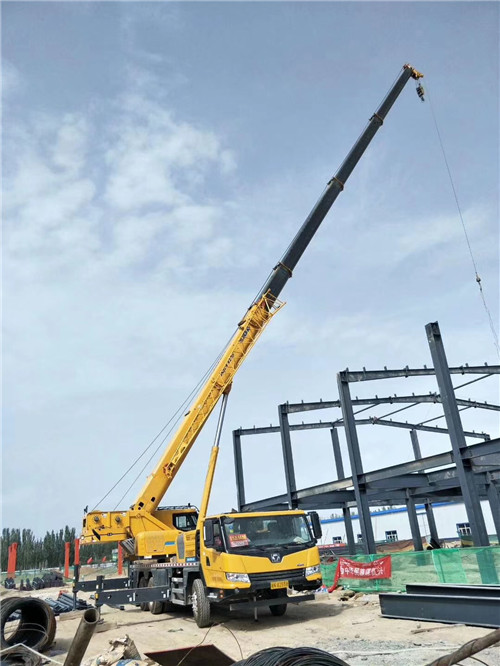 青神县超高层建筑钢结构吊装案例